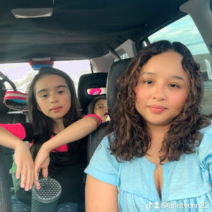 Meet your Posher, Yenifer